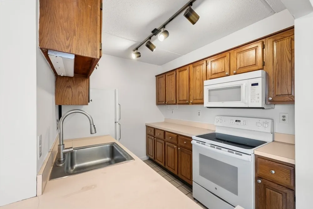 95 Nahant St, Lynn, MA 01902