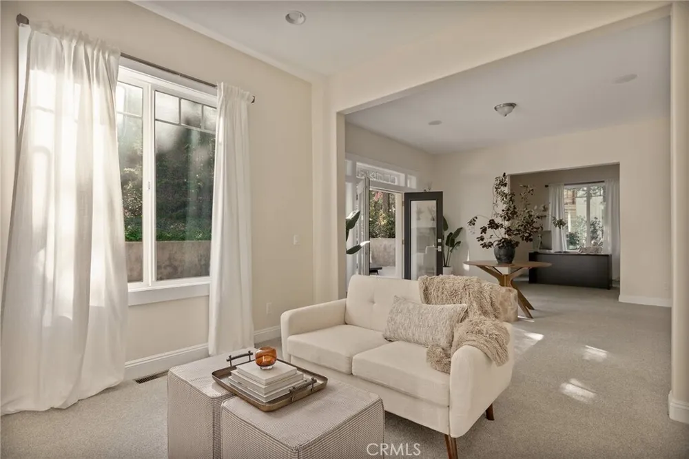 26385 Walnut Hills Dr, Lake Arrowhead, CA 92352