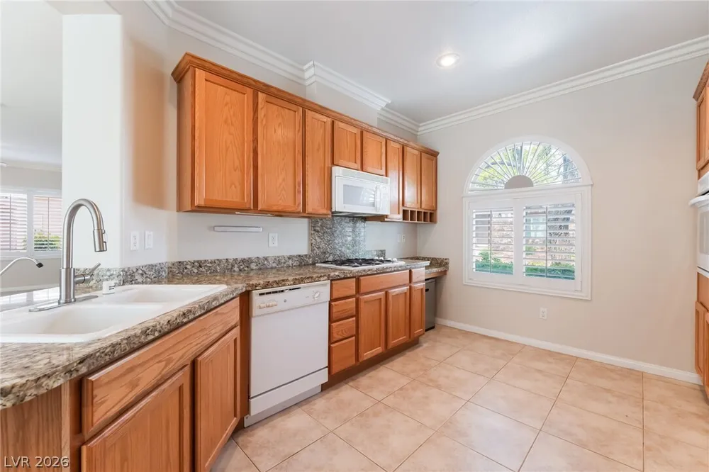 10481 Riverside Park Ave, Las Vegas, NV 89135-1055