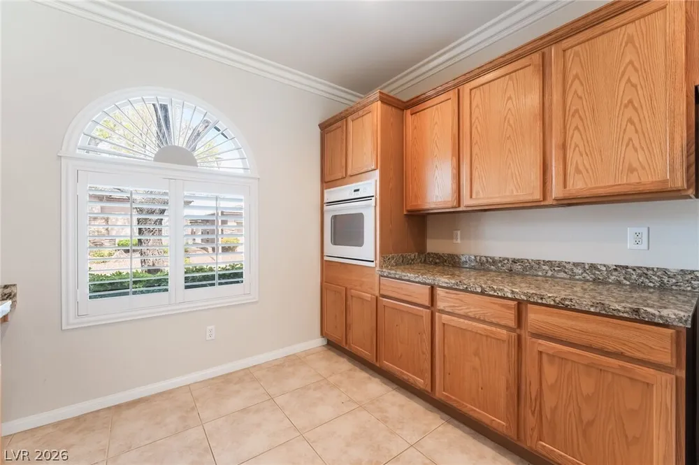10481 Riverside Park Ave, Las Vegas, NV 89135-1055