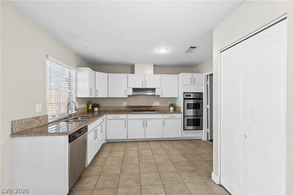 800 Vincent Way, Las Vegas, NV 89145