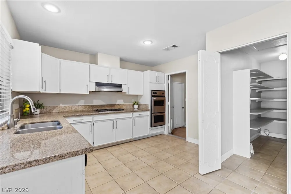 800 Vincent Way, Las Vegas, NV 89145