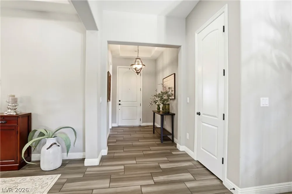 497 Paso De Montana St, Las Vegas, NV 89138