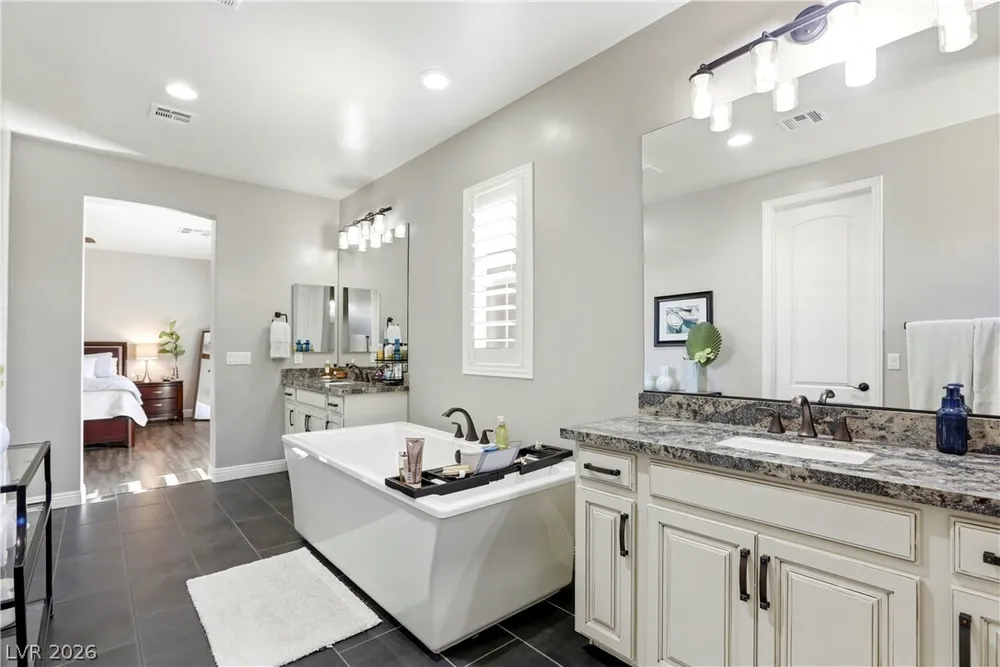 497 Paso De Montana St, Las Vegas, NV 89138