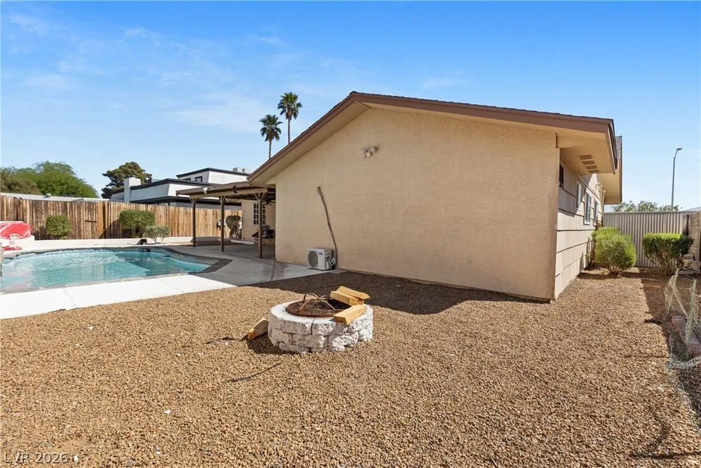 800 Vincent Way, Las Vegas, NV 89145
