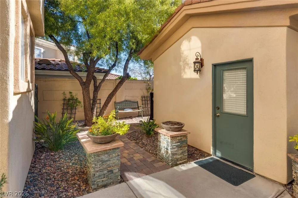 8416 Paseo Vista Dr, Las Vegas, NV 89128