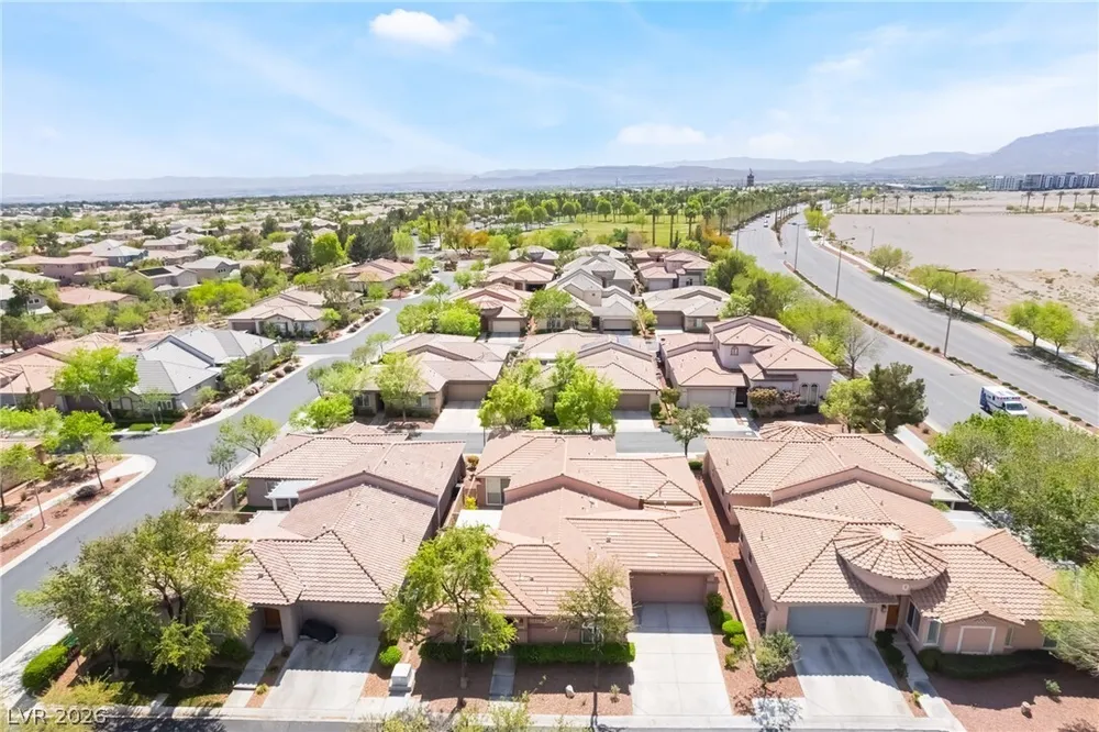 10481 Riverside Park Ave, Las Vegas, NV 89135-1055