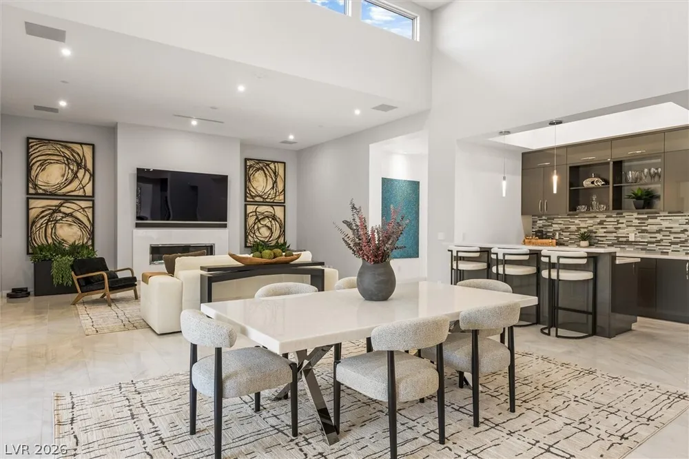 11 Hawkeye Ln, Las Vegas, NV 89135-7929