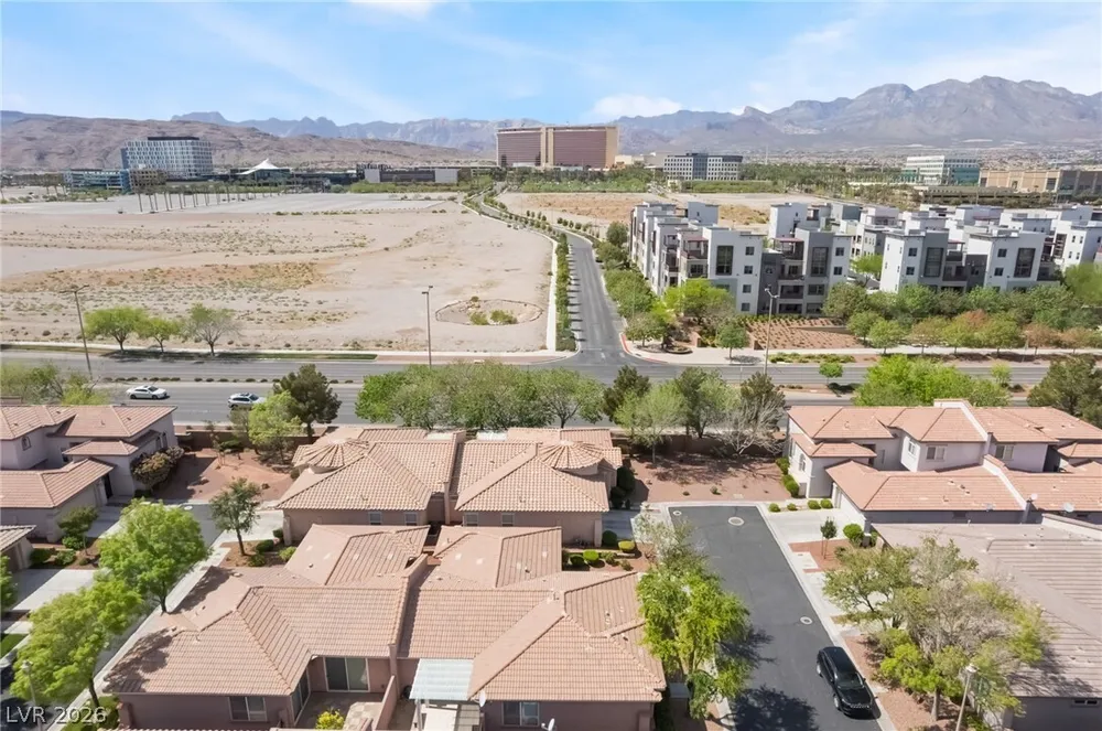 10481 Riverside Park Ave, Las Vegas, NV 89135-1055