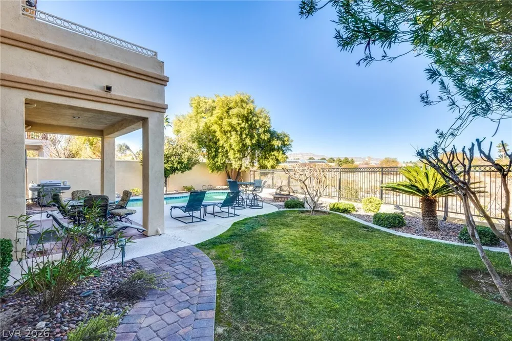 8416 Paseo Vista Dr, Las Vegas, NV 89128
