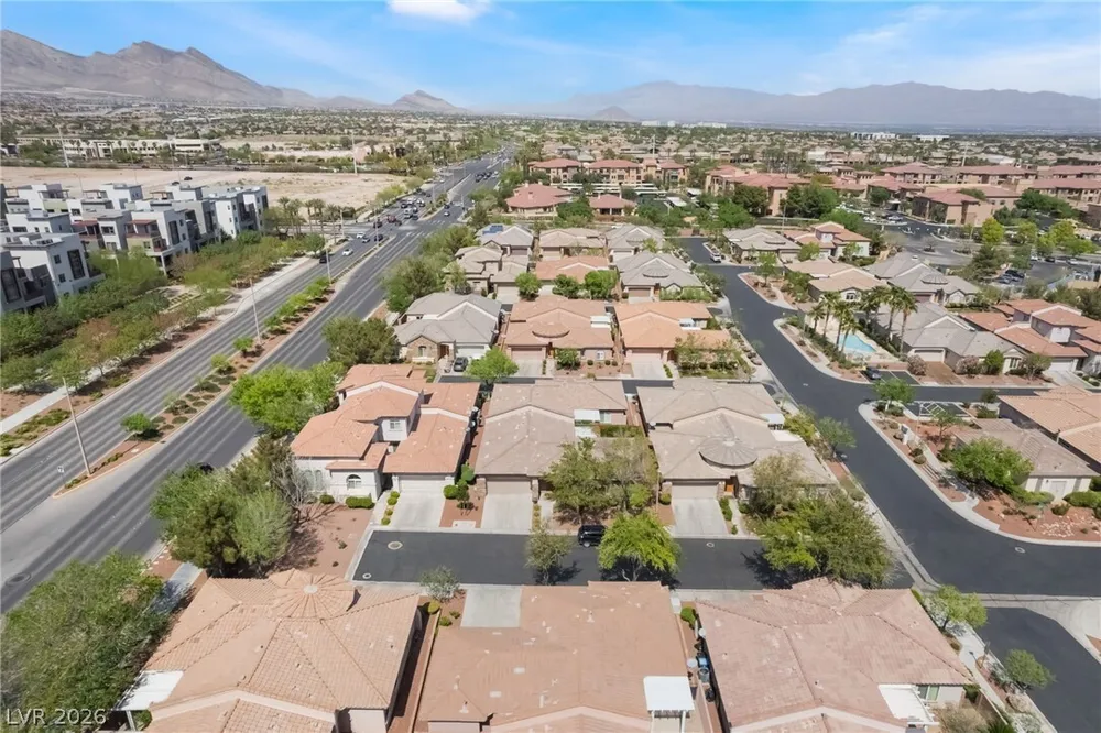10481 Riverside Park Ave, Las Vegas, NV 89135-1055