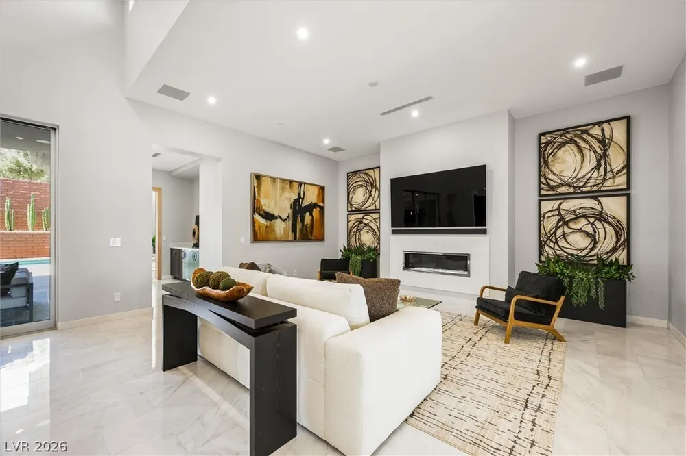 11 Hawkeye Ln, Las Vegas, NV 89135-7929