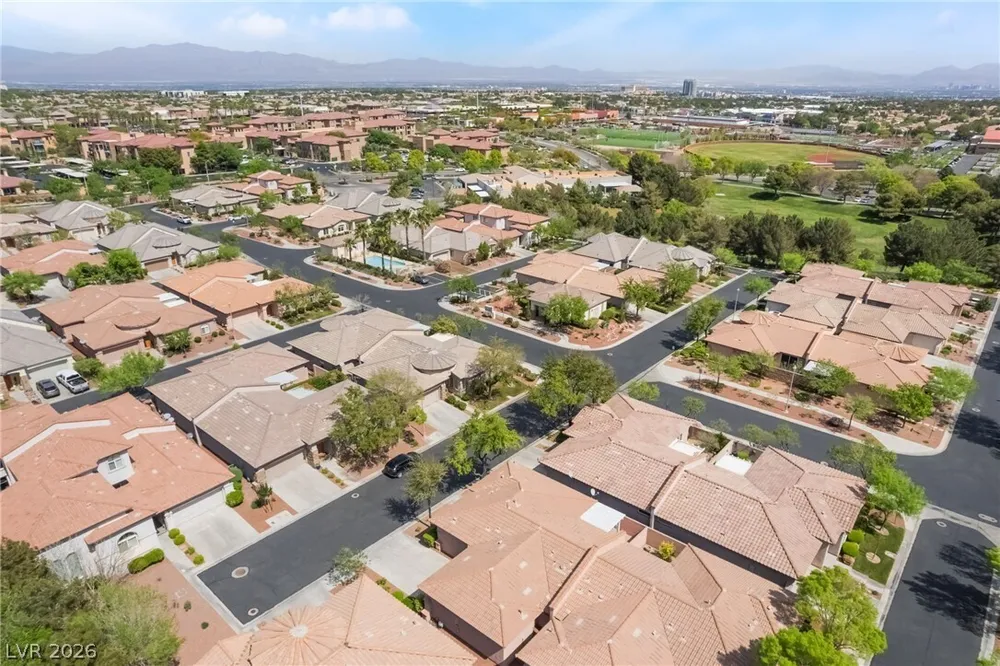 10481 Riverside Park Ave, Las Vegas, NV 89135-1055