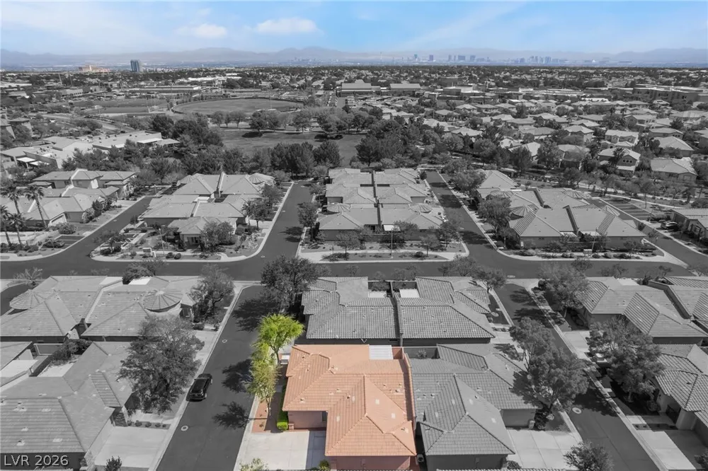 10481 Riverside Park Ave, Las Vegas, NV 89135-1055