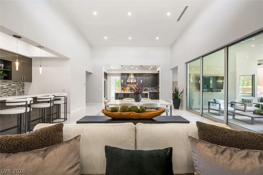 11 Hawkeye Ln, Las Vegas, NV 89135-7929