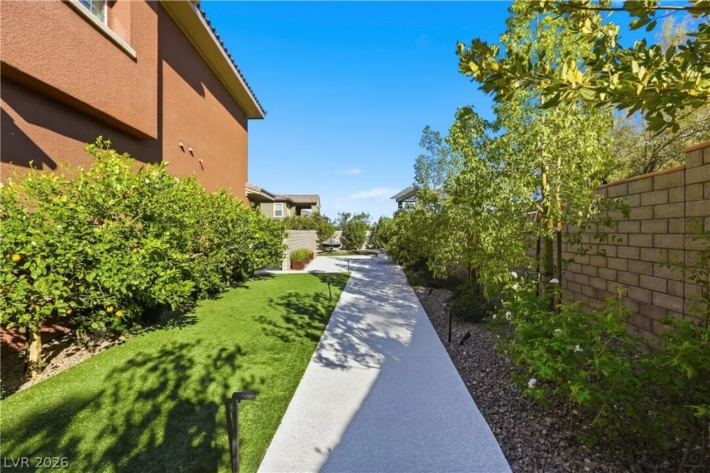 497 Paso De Montana St, Las Vegas, NV 89138