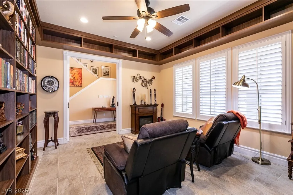 7718 Willow Cove Circle, Las Vegas, NV 89129