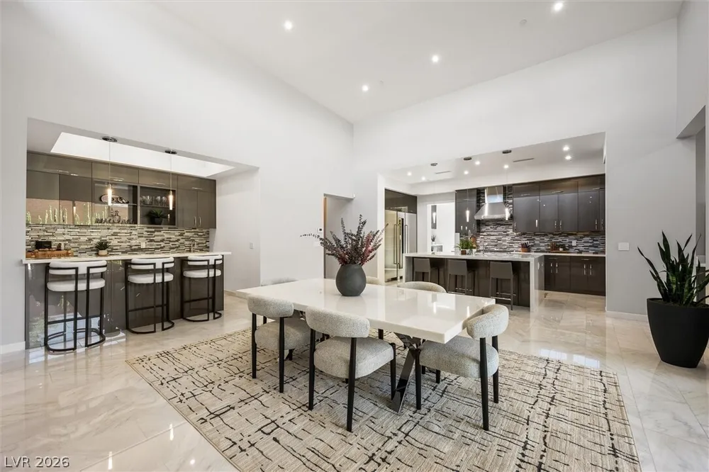 11 Hawkeye Ln, Las Vegas, NV 89135-7929