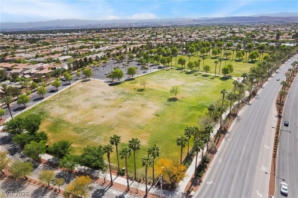 10481 Riverside Park Ave, Las Vegas, NV 89135-1055