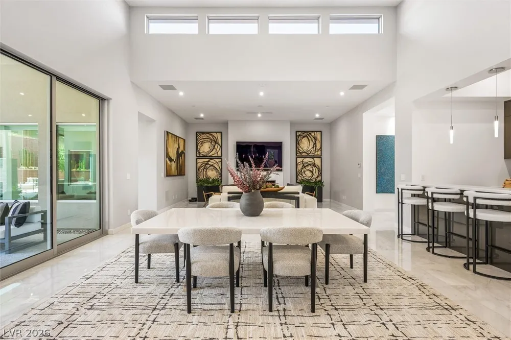 11 Hawkeye Ln, Las Vegas, NV 89135-7929