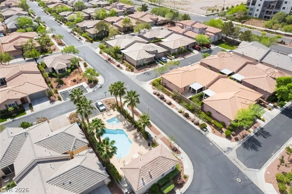 10481 Riverside Park Ave, Las Vegas, NV 89135-1055