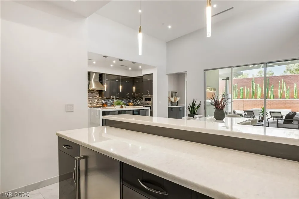 11 Hawkeye Ln, Las Vegas, NV 89135-7929