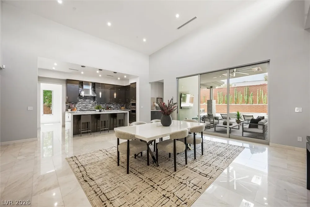 11 Hawkeye Ln, Las Vegas, NV 89135-7929