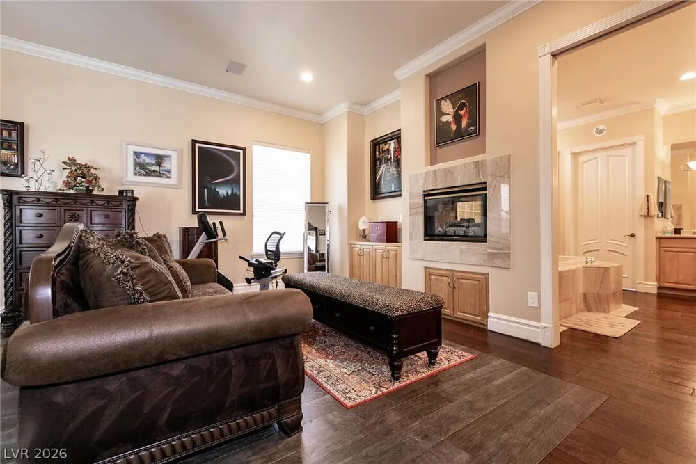 7718 Willow Cove Circle, Las Vegas, NV 89129