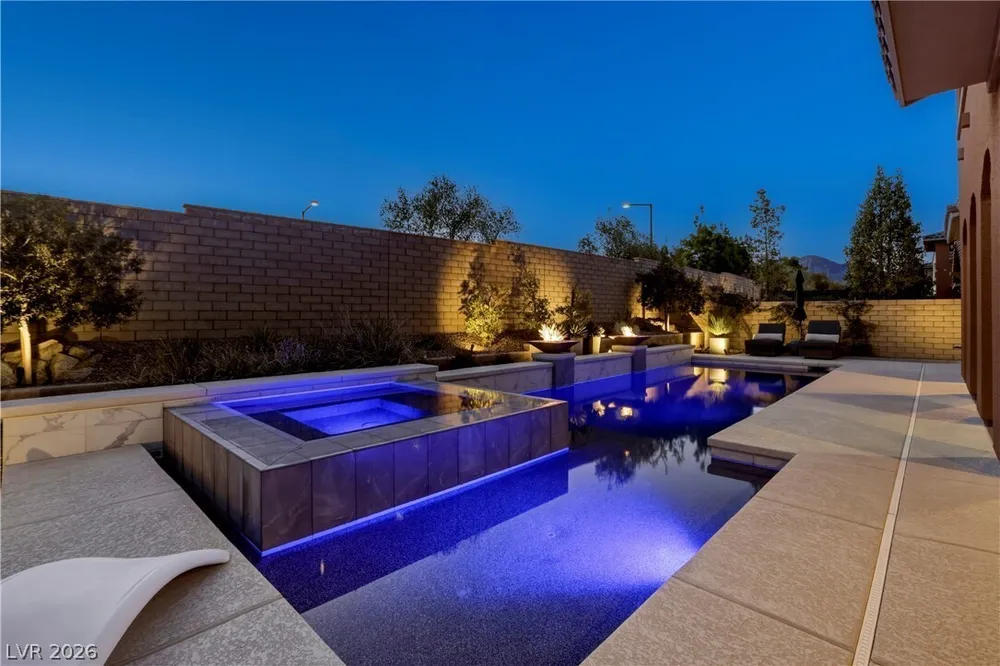497 Paso De Montana St, Las Vegas, NV 89138