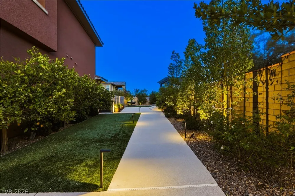 497 Paso De Montana St, Las Vegas, NV 89138