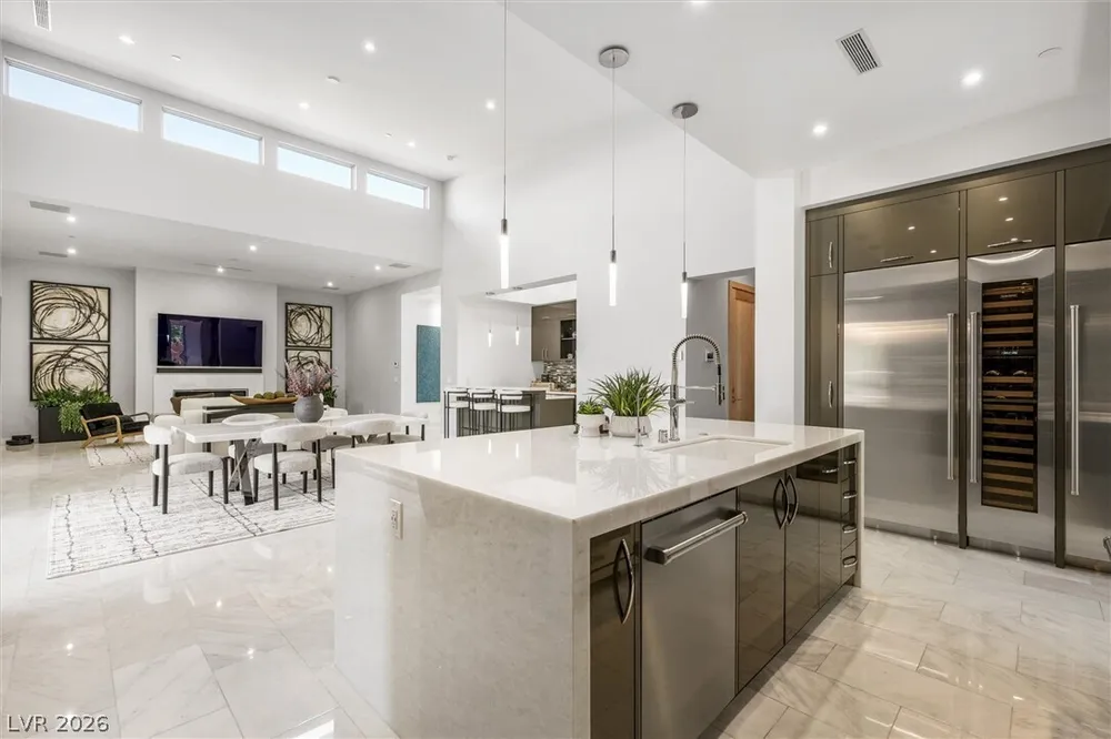 11 Hawkeye Ln, Las Vegas, NV 89135-7929