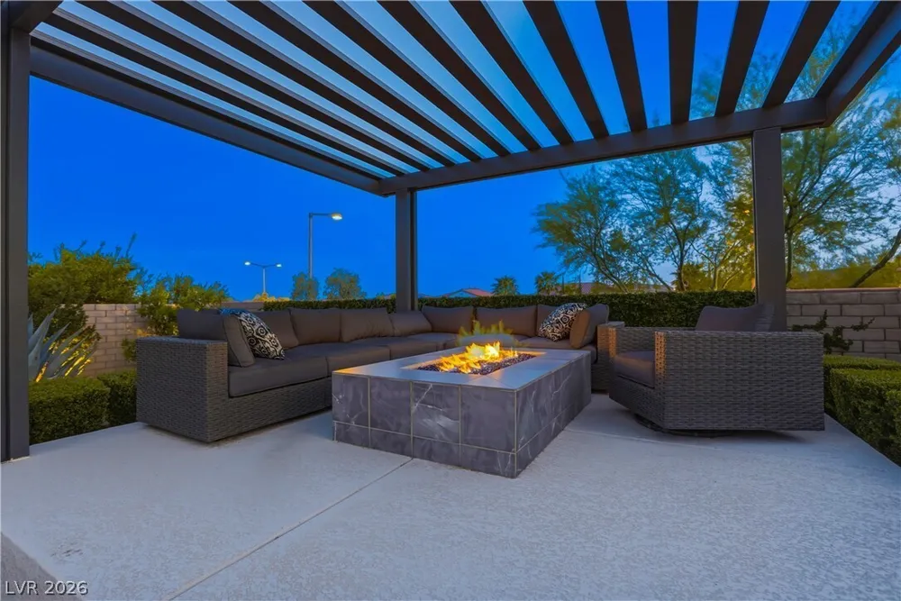 497 Paso De Montana St, Las Vegas, NV 89138