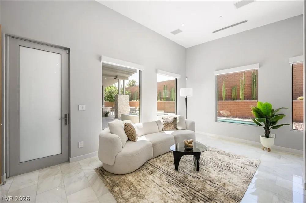 11 Hawkeye Ln, Las Vegas, NV 89135-7929