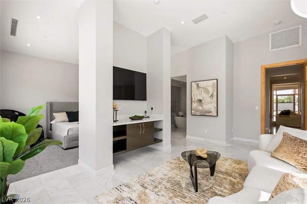 11 Hawkeye Ln, Las Vegas, NV 89135-7929