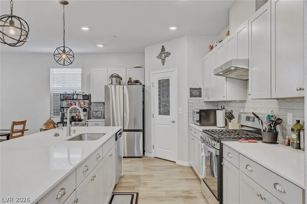 8494 Torozo Ave, Las Vegas, NV 89149