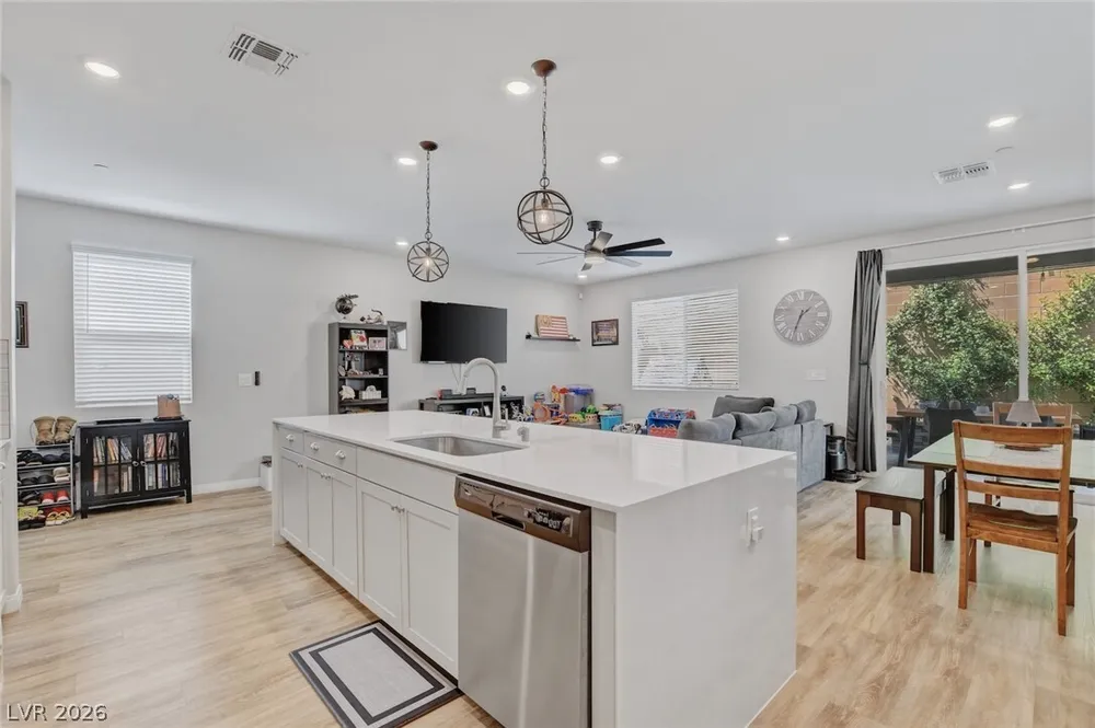 8494 Torozo Ave, Las Vegas, NV 89149