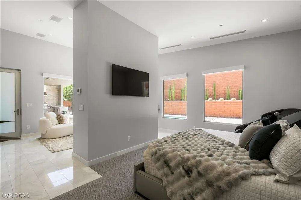 11 Hawkeye Ln, Las Vegas, NV 89135-7929