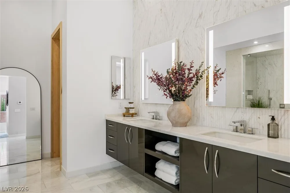 11 Hawkeye Ln, Las Vegas, NV 89135-7929