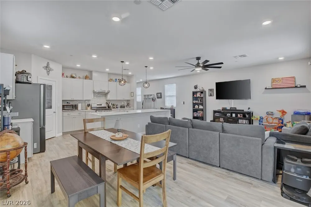 8494 Torozo Ave, Las Vegas, NV 89149