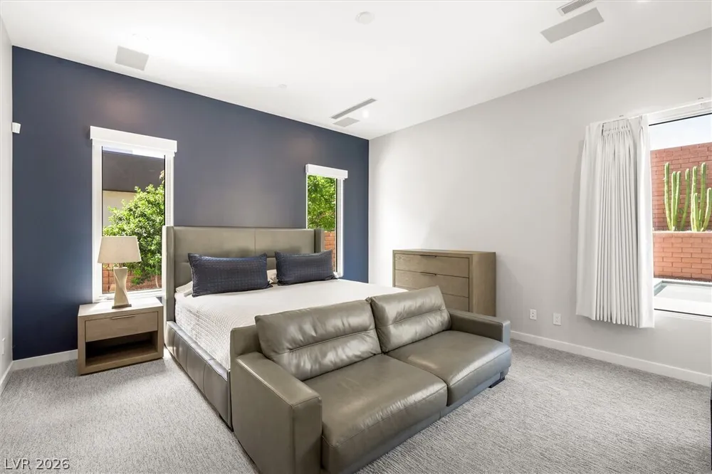 11 Hawkeye Ln, Las Vegas, NV 89135-7929