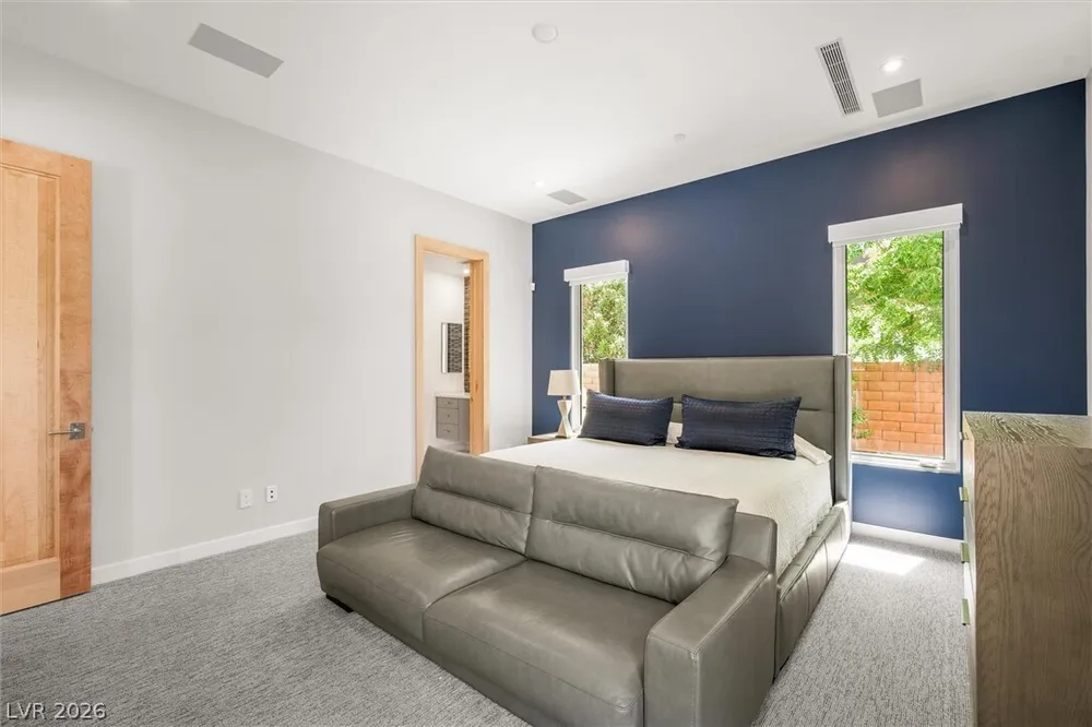 11 Hawkeye Ln, Las Vegas, NV 89135-7929