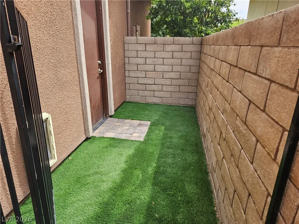 277 Lindura Ct, Las Vegas, NV 89138-4632