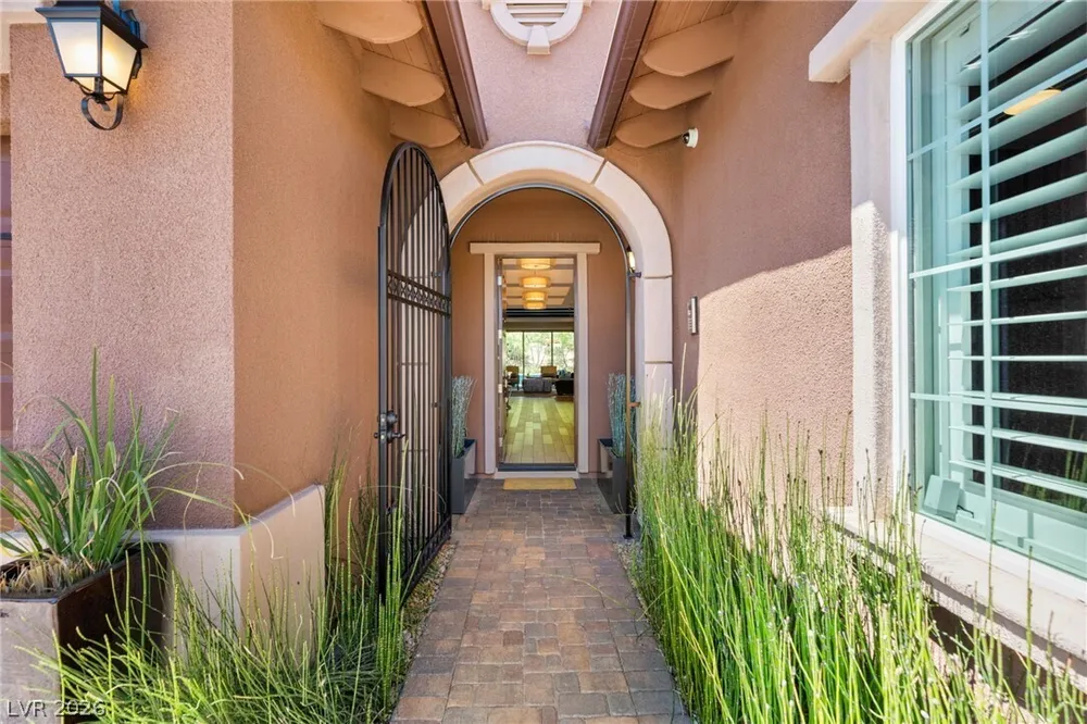 277 Lindura Ct, Las Vegas, NV 89138-4632