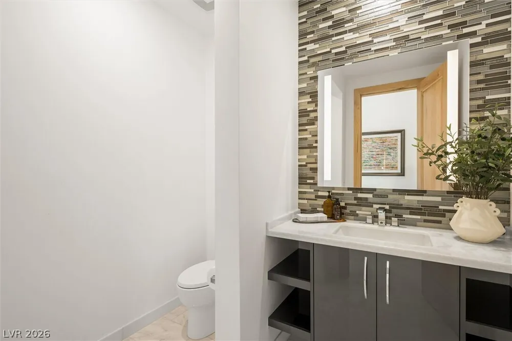 11 Hawkeye Ln, Las Vegas, NV 89135-7929