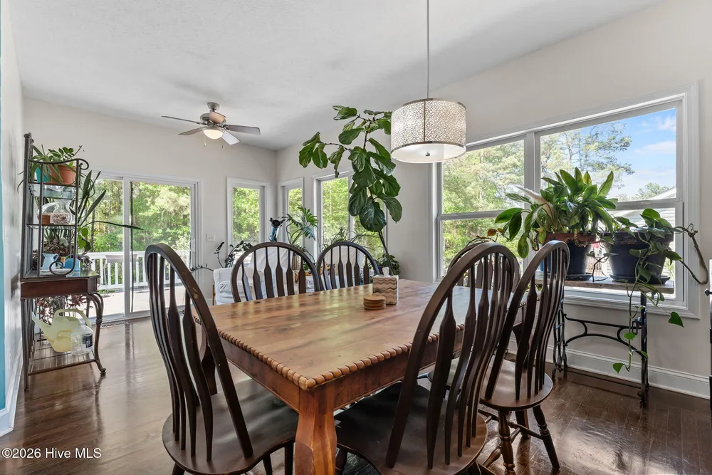 355 Queens Cove Way, Carthage, NC 28327