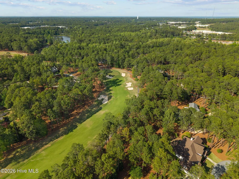 385 Lake Dornoch Dr, Pinehurst, NC 28374