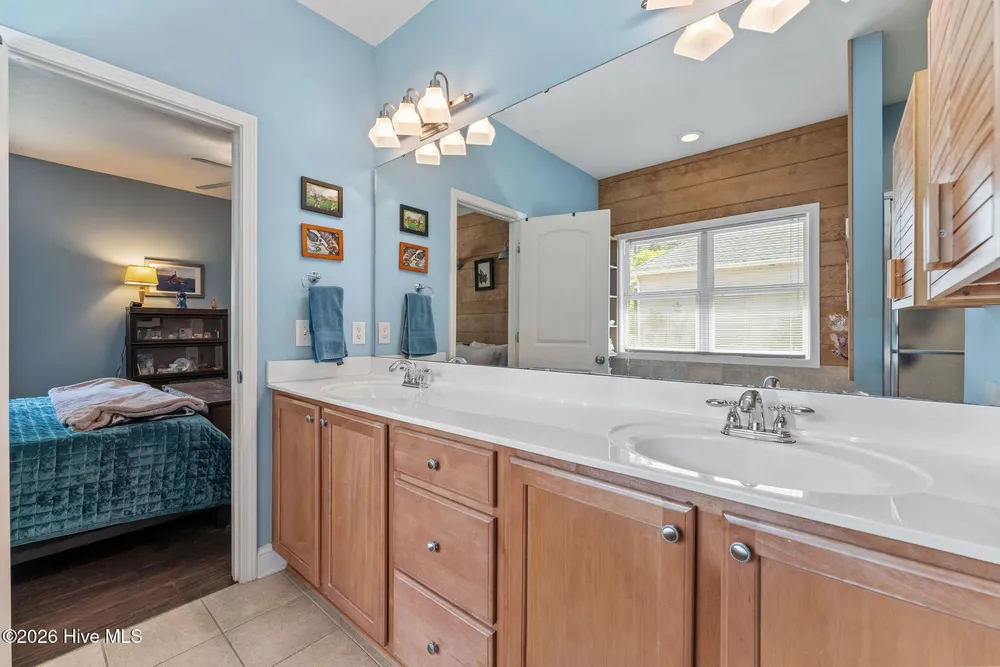 355 Queens Cove Way, Carthage, NC 28327
