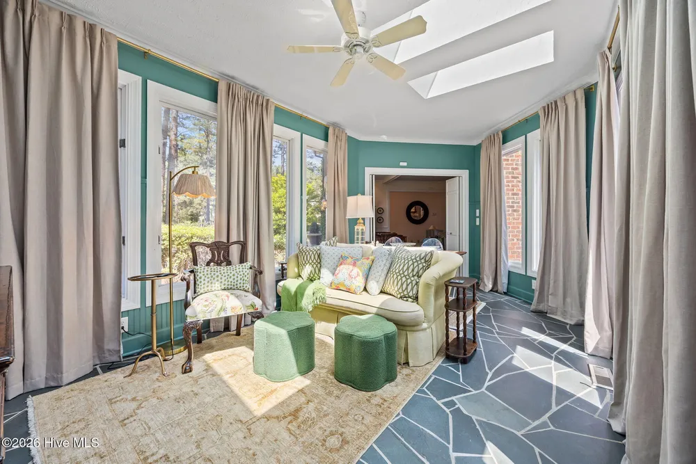 385 Lake Dornoch Dr, Pinehurst, NC 28374