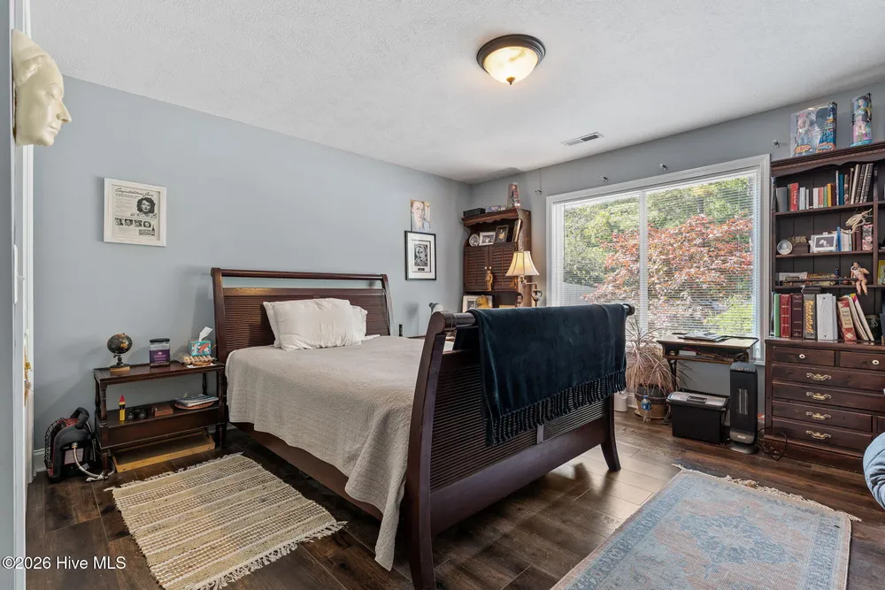 355 Queens Cove Way, Carthage, NC 28327