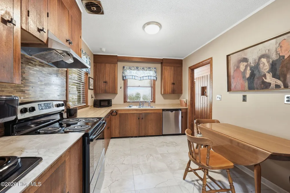 535 E Morganton Rd, Southern Pines, NC 28387